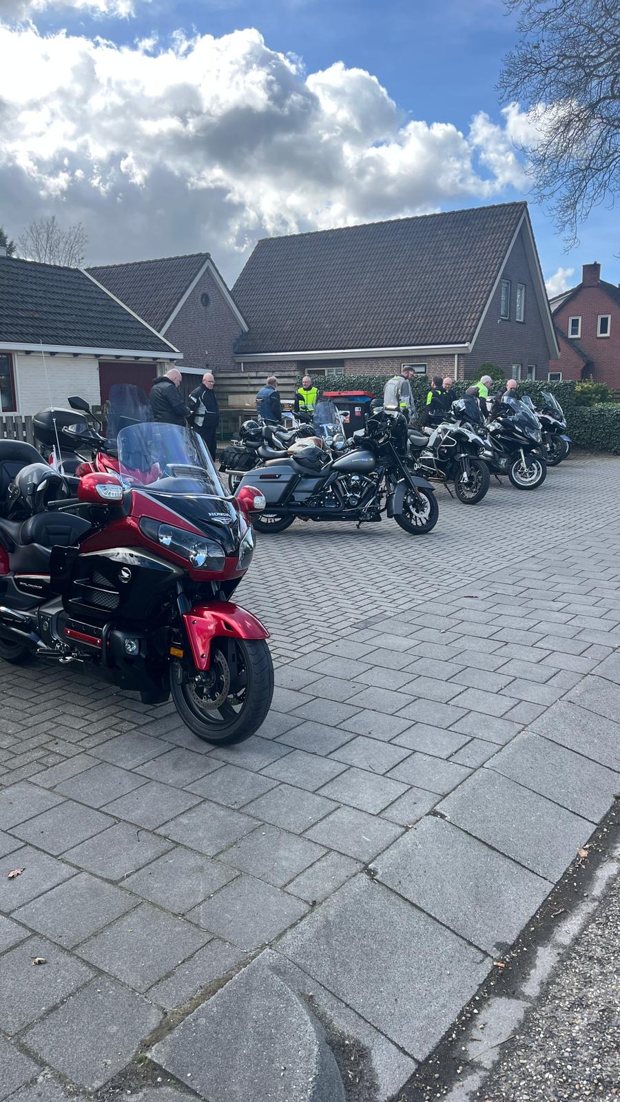 827137bc-0a3d-42e2-ba7c-d1070433050b 827137bc-0a3d-42e2-ba7c-d1070433050b